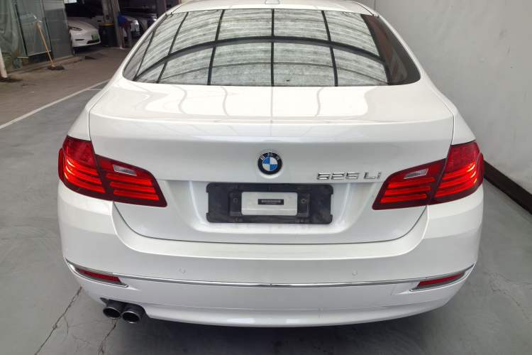 Used BMW 5 Series 2014 525Li Luxury Design Package Exterior 10