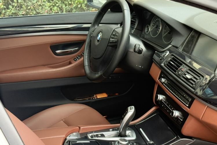 Used BMW 5 Series 2014 520Li Elegant Model Exterior 11