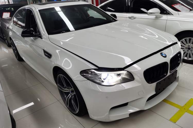 Used BMW 5 Series 2014 525Li Luxury Design Package Exterior 2