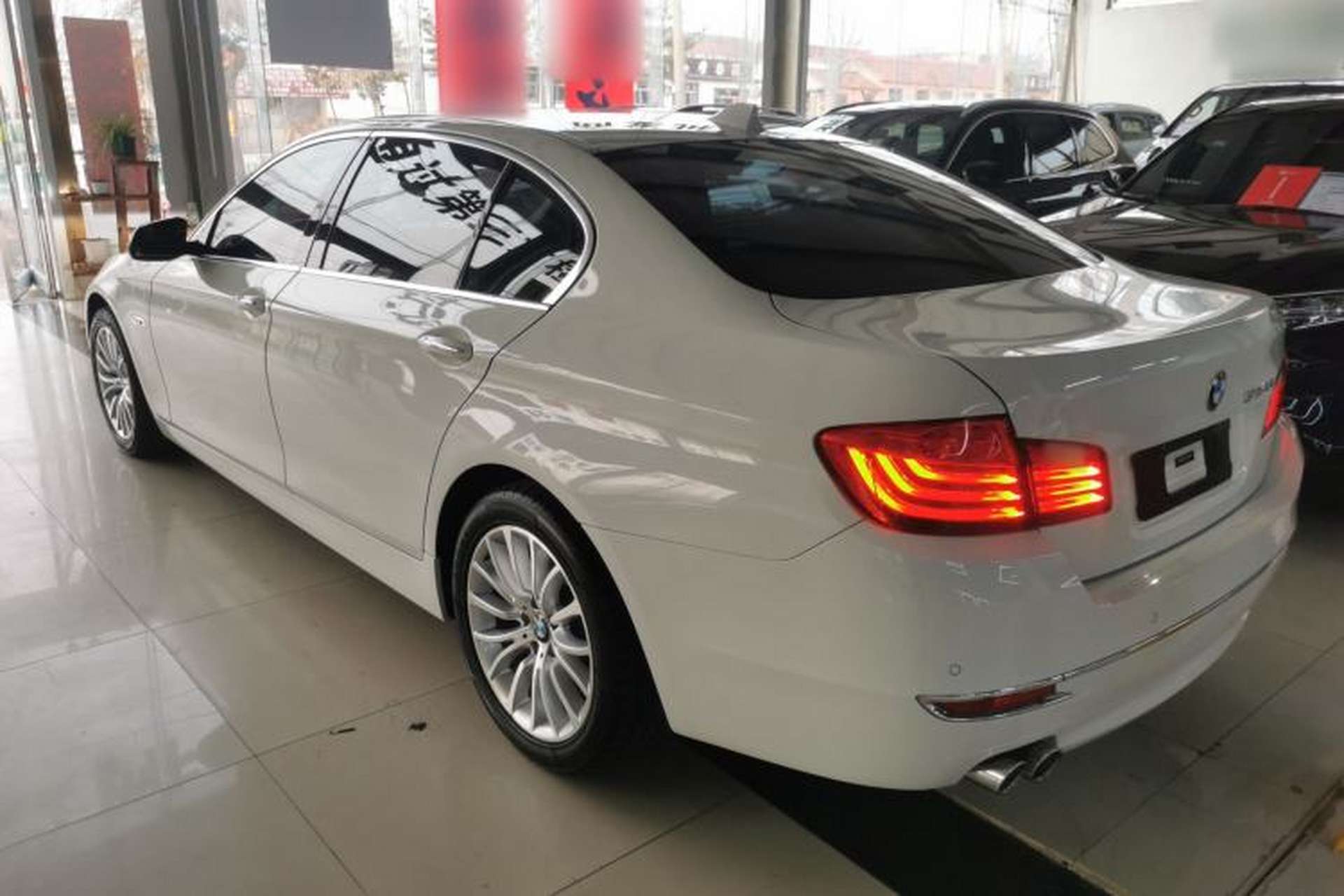 Used BMW 5 Series 2014 525Li Luxury Design Package Exterior 2