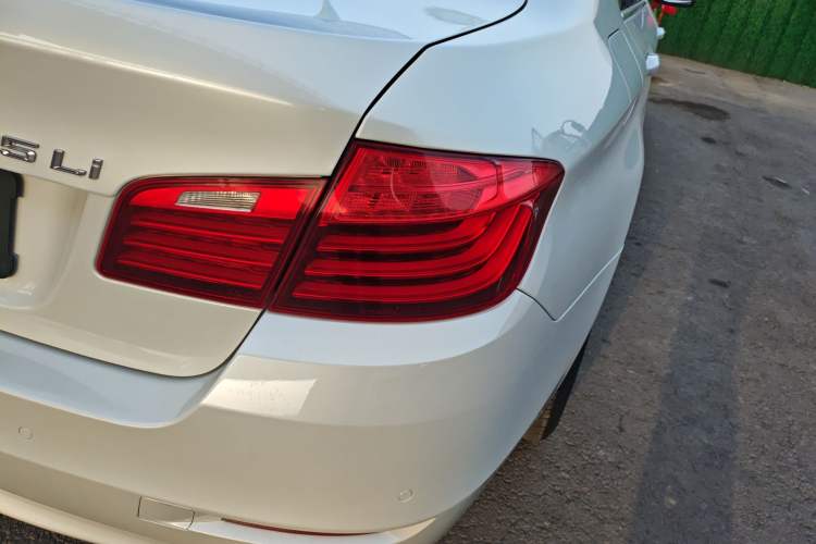 Used BMW 5 Series 2014 525Li Leading Model Exterior 3