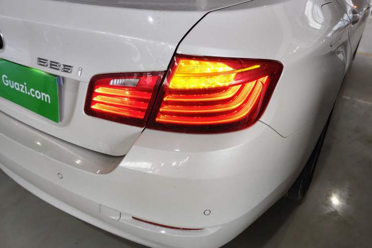 Used BMW 5 Series 2014 520i Elegant Edition Exterior 3