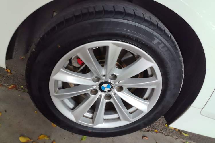 Used BMW 5 Series 2014 520Li Elegant Model Exterior 3