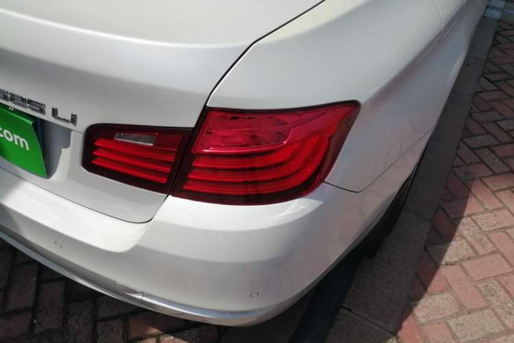 Used BMW 5 Series 2014 525Li Leading Model Exterior 3