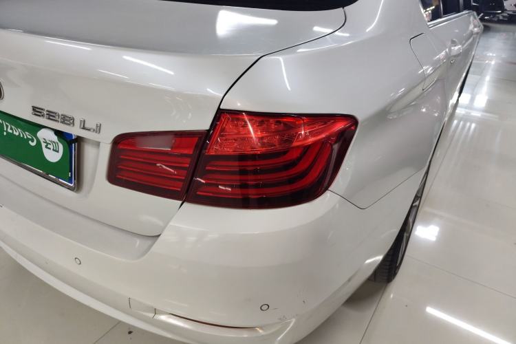 Used BMW 5 Series 2014 528Li Leading Model Exterior 3
