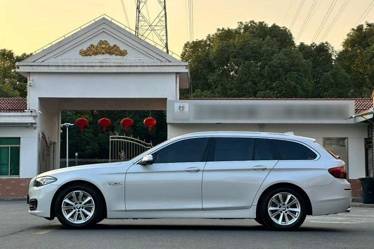 Used BMW 5 Series 2014 520i Touring Edition Exterior 3