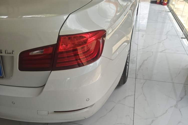 Used BMW 5 Series 2014 525Li Leading Model Exterior 3