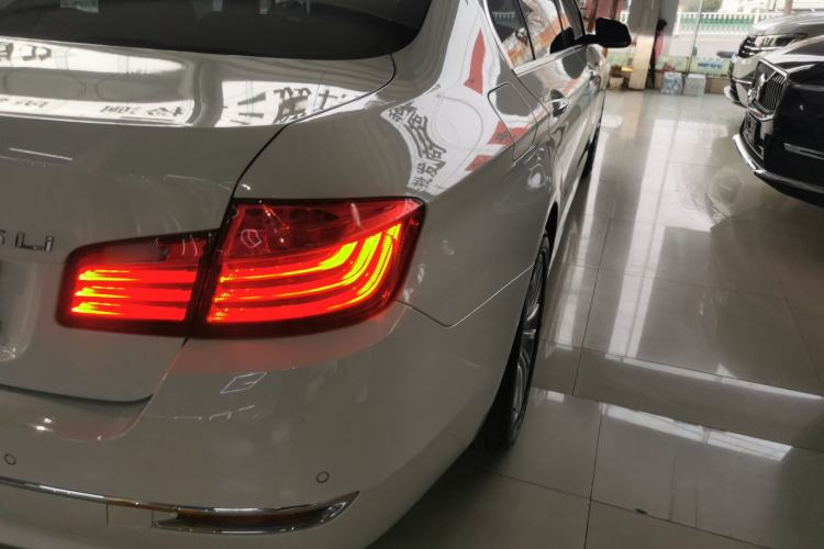 Used BMW 5 Series 2014 525Li Luxury Design Package Exterior 3