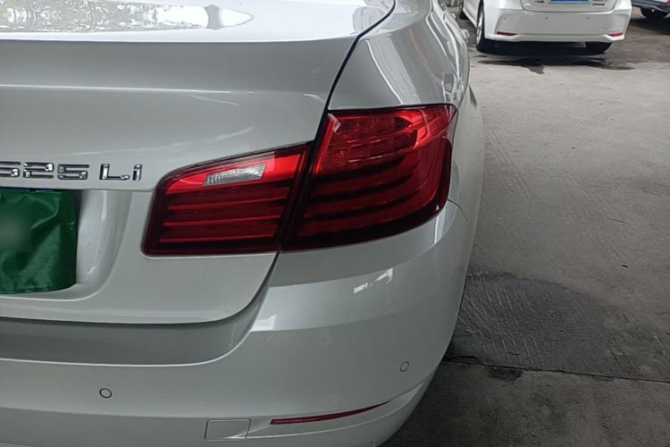 Used BMW 5 Series 2014 520Li Elegant Model Exterior 3