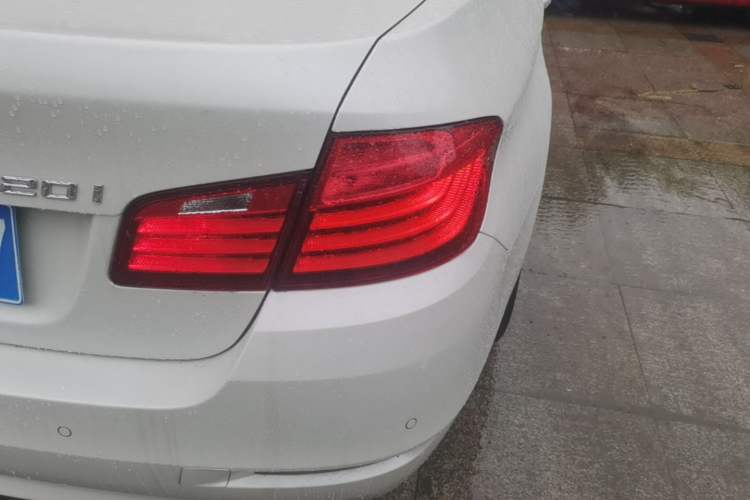 Used BMW 5 Series 2014 520i Elegant Edition Exterior 3