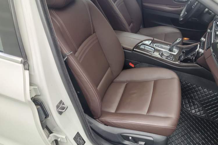 Used BMW 5 Series 2014 525Li Luxury Design Package Exterior 4