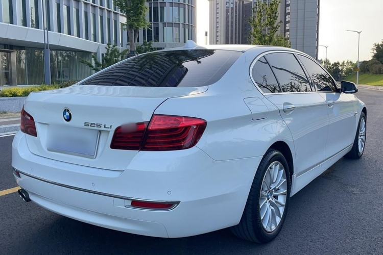 Used BMW 5 Series 2014 525Li Luxury Design Package Exterior 4