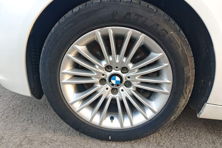 Used BMW 5 Series 2014 525Li Leading Model Exterior 4