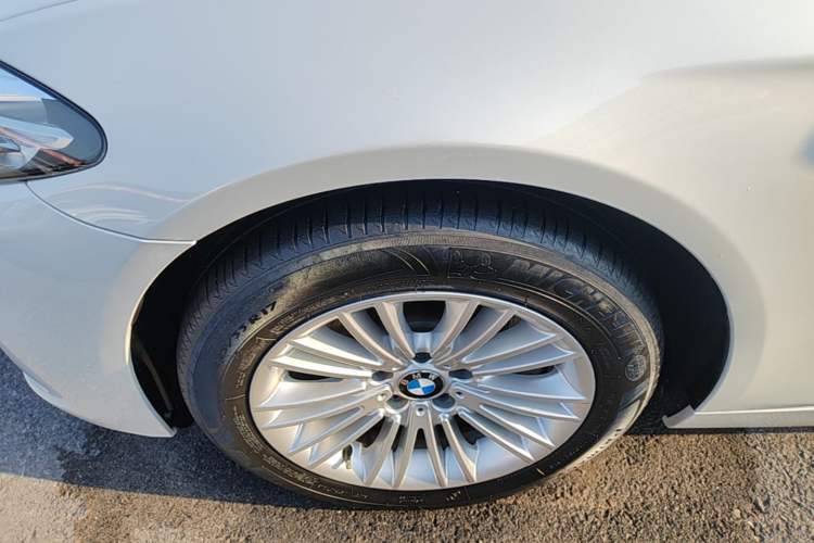 Used BMW 5 Series 2014 525Li Leading Model Exterior 4