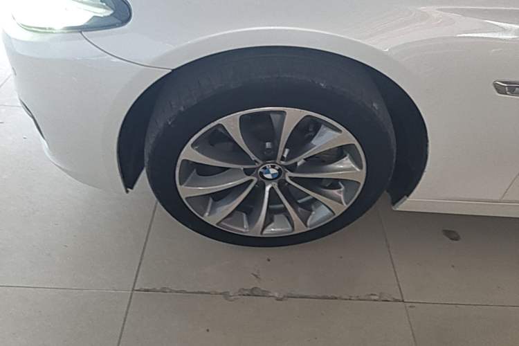 Used BMW 5 Series 2014 520Li Elegant Model Exterior 4