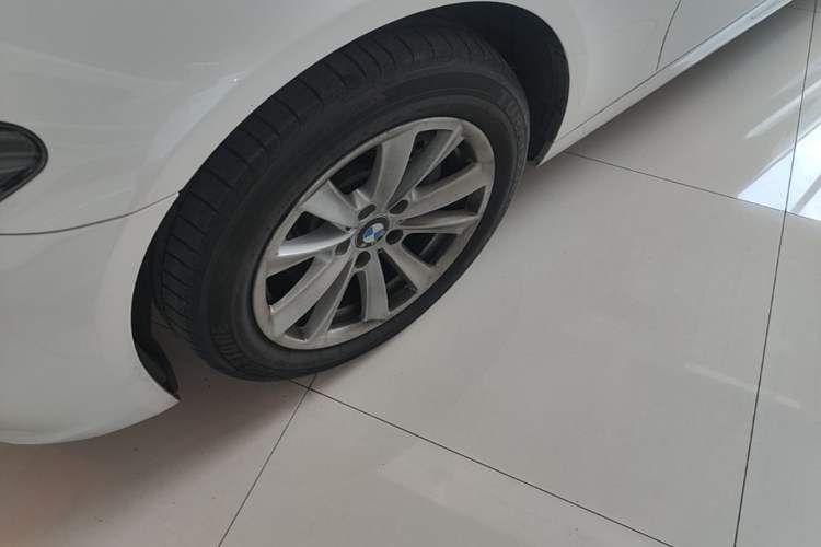 Used BMW 5 Series 2014 520Li Elegant Model Exterior 4