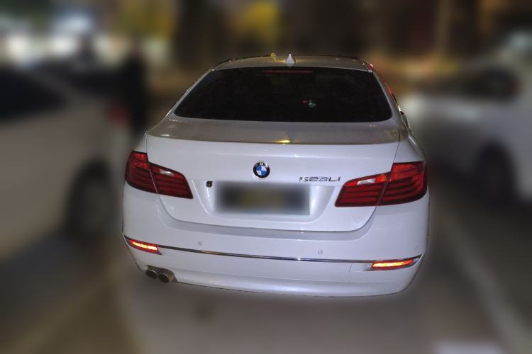 Used BMW 5 Series 2014 525Li Luxury Design Package Exterior 4