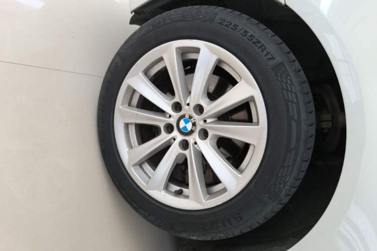 Used BMW 5 Series 2014 520Li Elegant Model Exterior 4