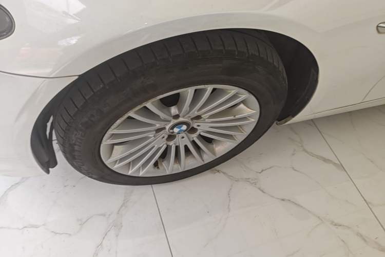 Used BMW 5 Series 2014 525Li Leading Model Exterior 4