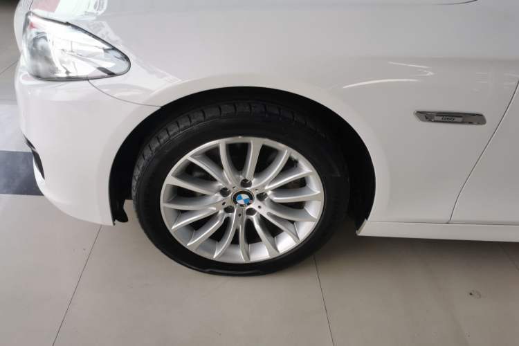 Used BMW 5 Series 2014 525Li Luxury Design Package Exterior 4