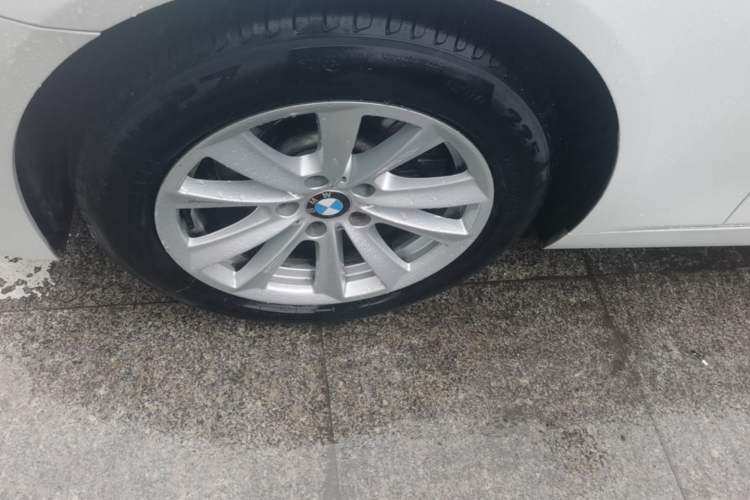 Used BMW 5 Series 2014 520i Elegant Edition Exterior 4