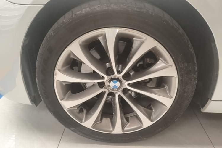 Used BMW 5 Series 2014 525Li Fashion Design Package Exterior 4
