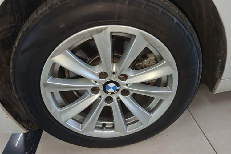 Used BMW 5 Series 2014 520i Elegant Edition Exterior 4