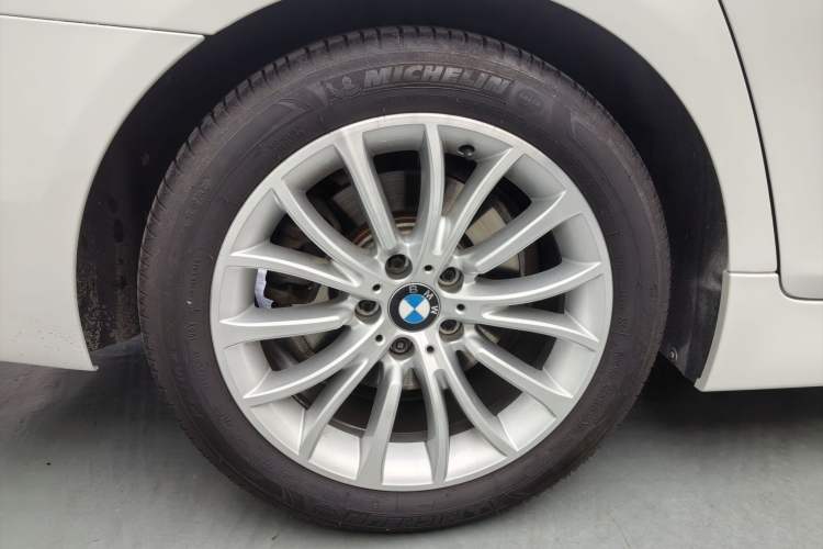Used BMW 5 Series 2014 525Li Luxury Design Package Exterior 5