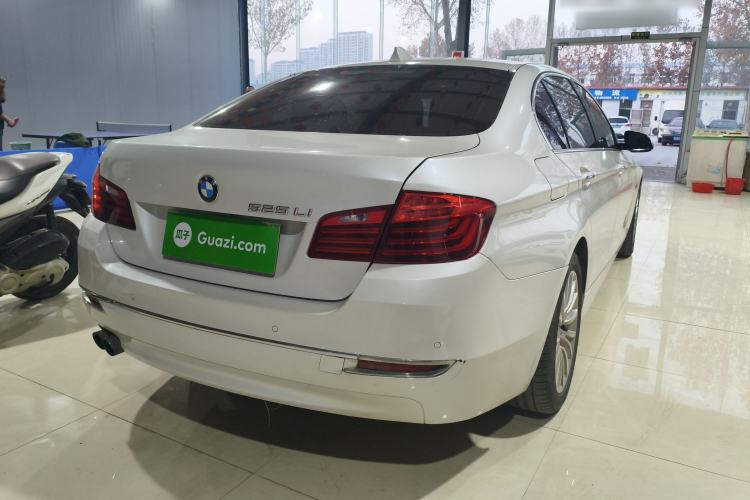 Used BMW 5 Series 2014 525Li Luxury Design Package Exterior 5