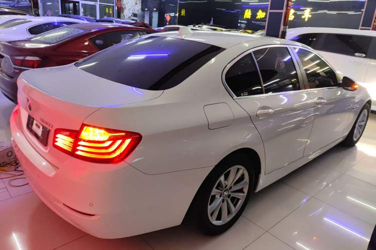 Used BMW 5 Series 2014 520i Elegant Edition Exterior 5