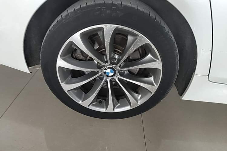 Used BMW 5 Series 2014 520Li Elegant Model Exterior 5