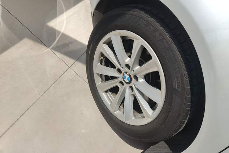 Used BMW 5 Series 2014 520Li Elegant Model Exterior 5