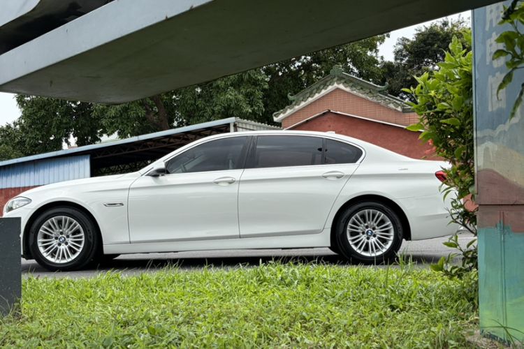 Used BMW 5 Series 2014 525Li Leading Model Exterior 5