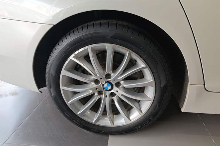 Used BMW 5 Series 2014 525Li Luxury Design Package Exterior 5