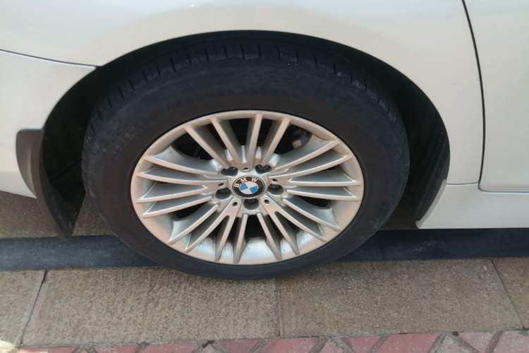 Used BMW 5 Series 2014 525Li Leading Model Exterior 5