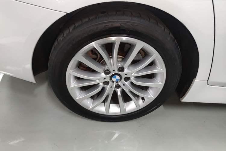 Used BMW 5 Series 2014 525Li Luxury Design Package Exterior 5