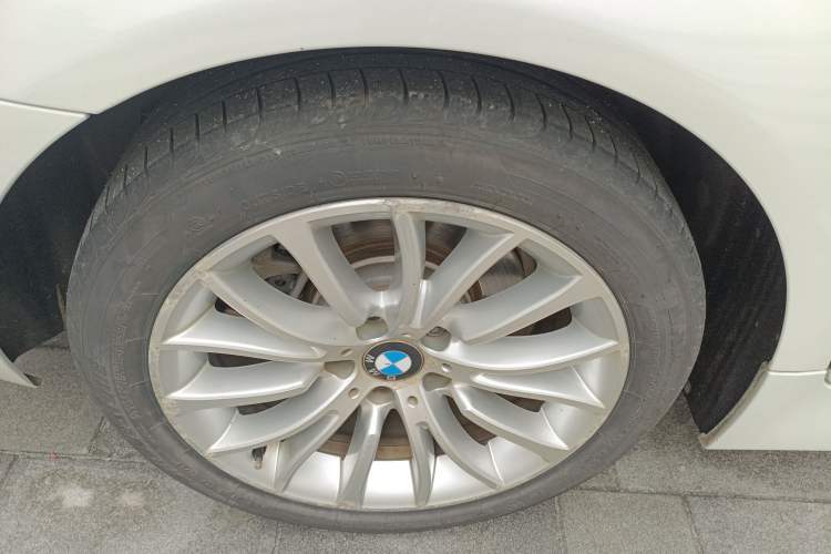 Used BMW 5 Series 2014 525Li Luxury Design Package Exterior 5