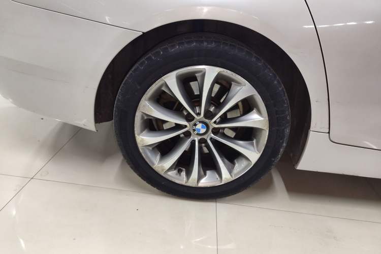 Used BMW 5 Series 2014 528Li Leading Model Exterior 5