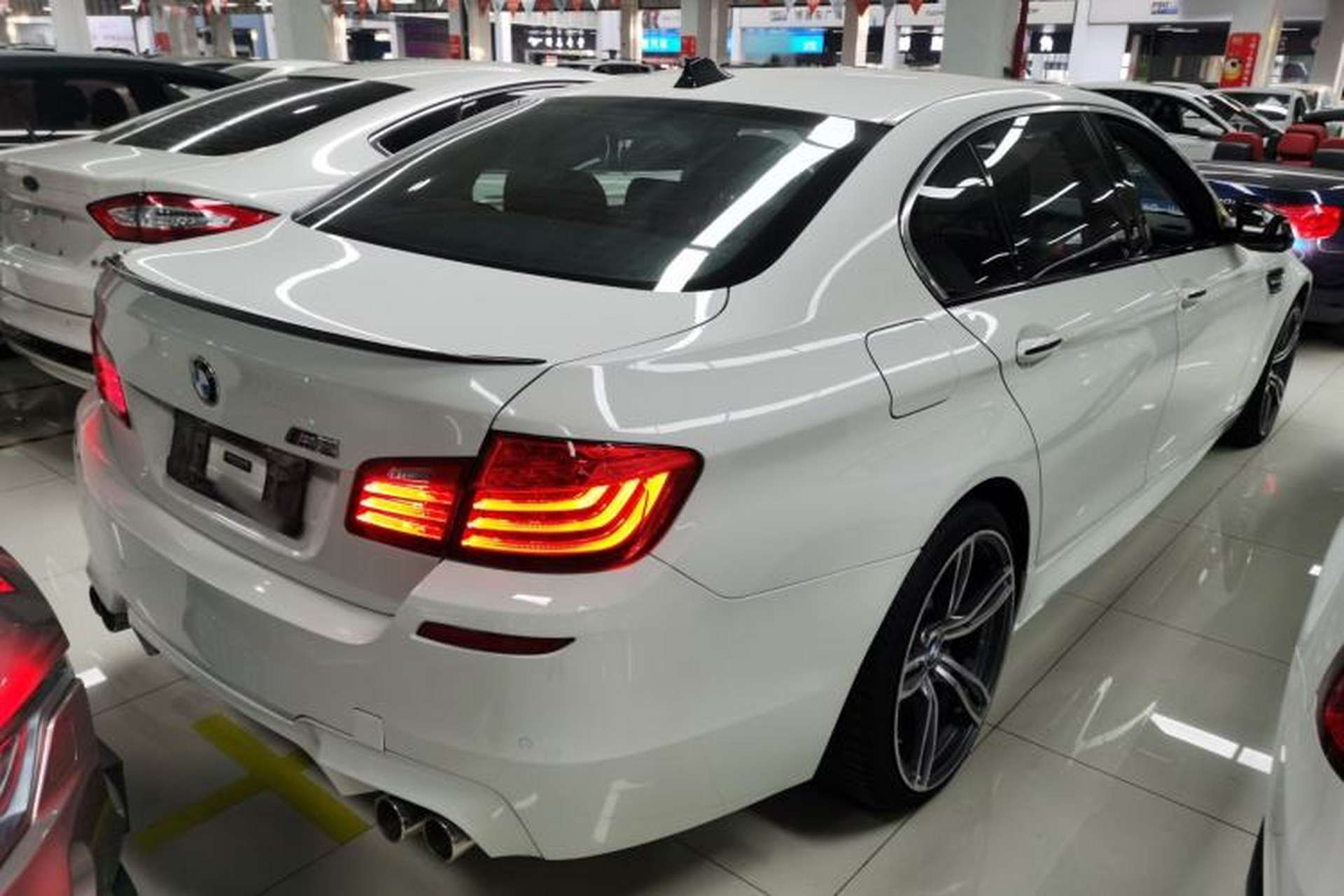 Used BMW 5 Series 2014 525Li Luxury Design Package Exterior 5