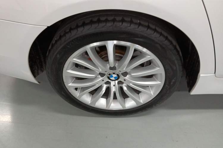 Used BMW 5 Series 2014 525Li Luxury Design Package Exterior 5