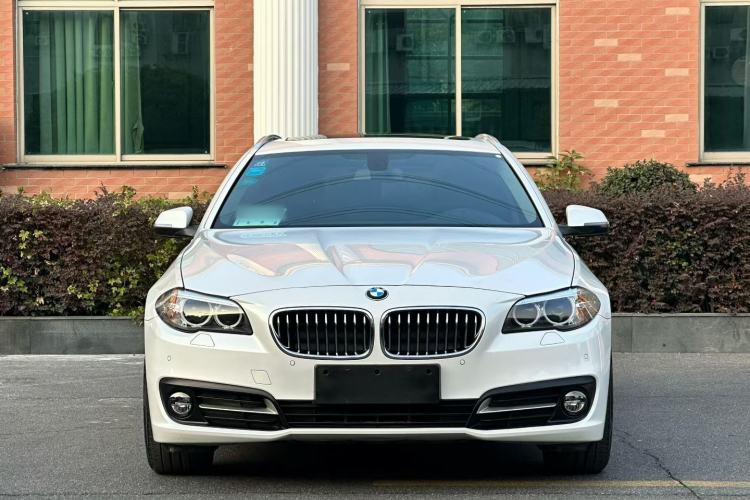 Used BMW 5 Series 2014 520i Touring Edition Exterior 5