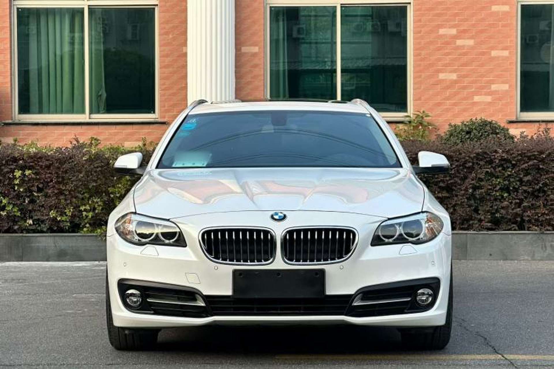 Used BMW 5 Series 2014 520i Touring Edition Exterior 5