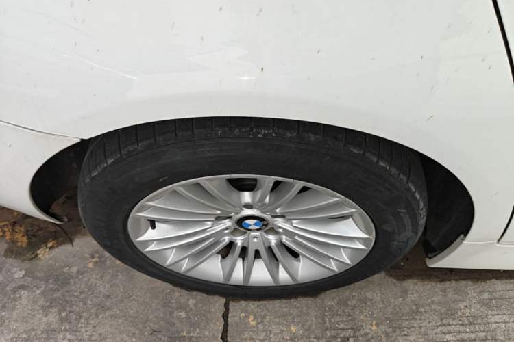 Used BMW 5 Series 2014 525Li Leading Model Exterior 5