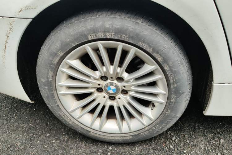 Used BMW 5 Series 2014 525Li Leading Model Exterior 5