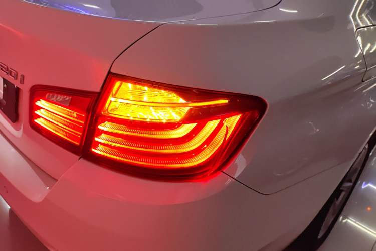 Used BMW 5 Series 2014 520i Elegant Edition Exterior 6