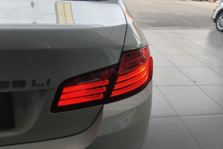 Used BMW 5 Series 2014 528Li Leading Model Exterior 6
