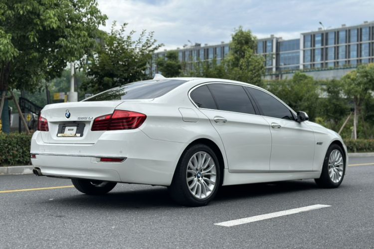 Used BMW 5 Series 2014 525Li Luxury Design Package Exterior 6