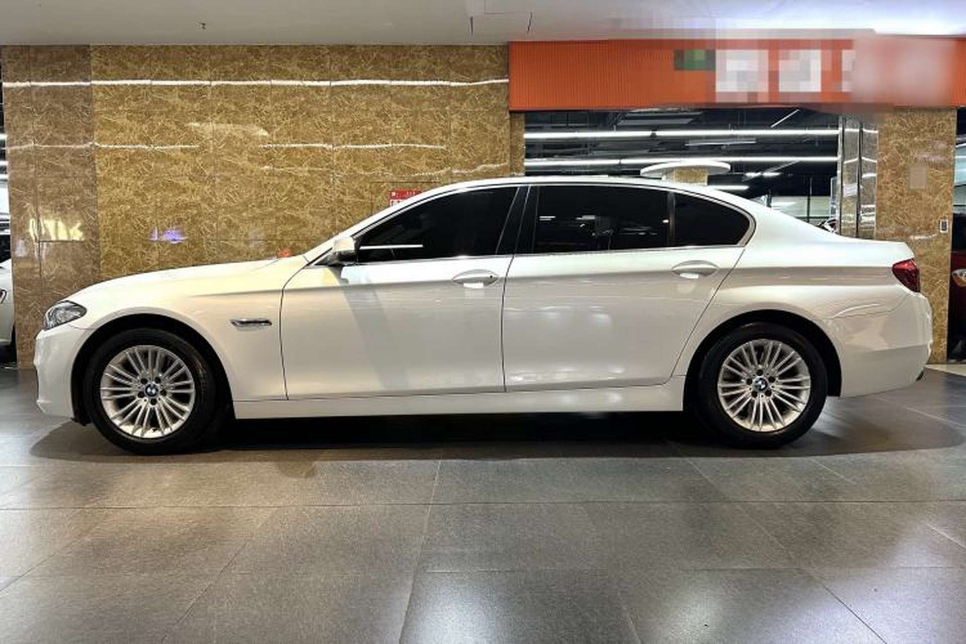 Used BMW 5 Series 2014 525Li Leading Model Exterior 6