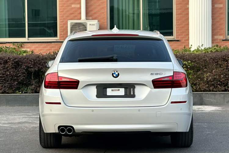 Used BMW 5 Series 2014 520i Touring Edition Exterior 6