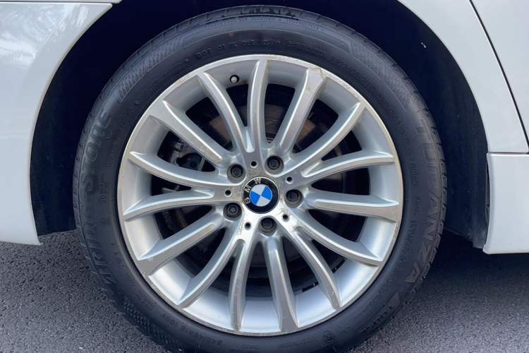 Used BMW 5 Series 2014 525Li Luxury Design Package Exterior 7